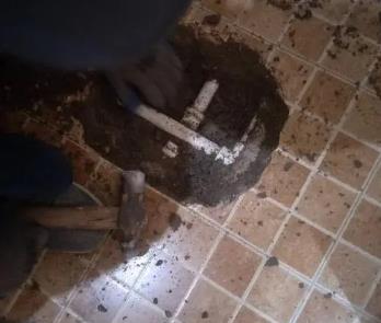 天津市卫生间漏水维修公司为您分享下卫生间渗水如何处理及注意事项
